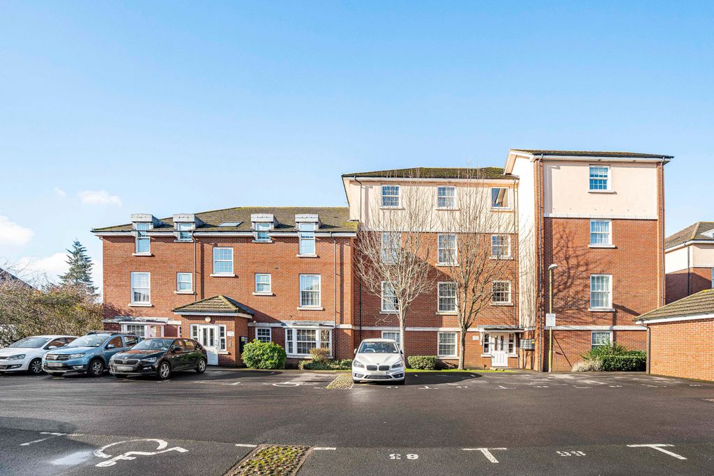 Property photo 1 of 11 External