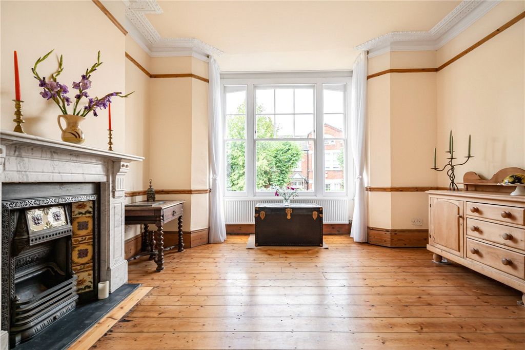 Property photo 2 of 19 Picture No. 75