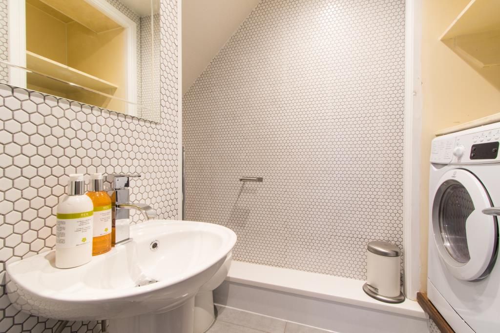 Property photo 3 of 10 Photo 2