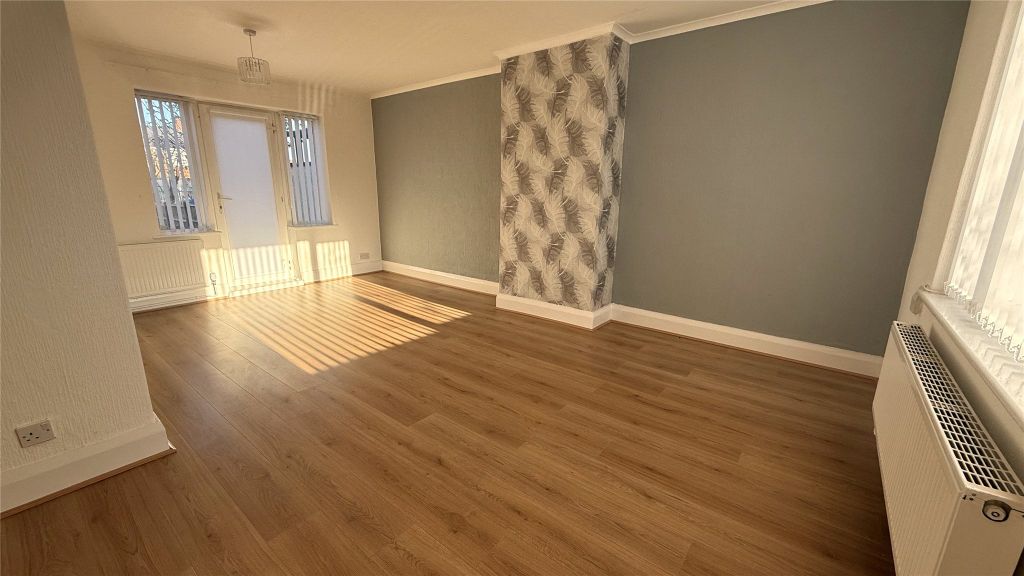 Property photo 3 of 20 Living Room