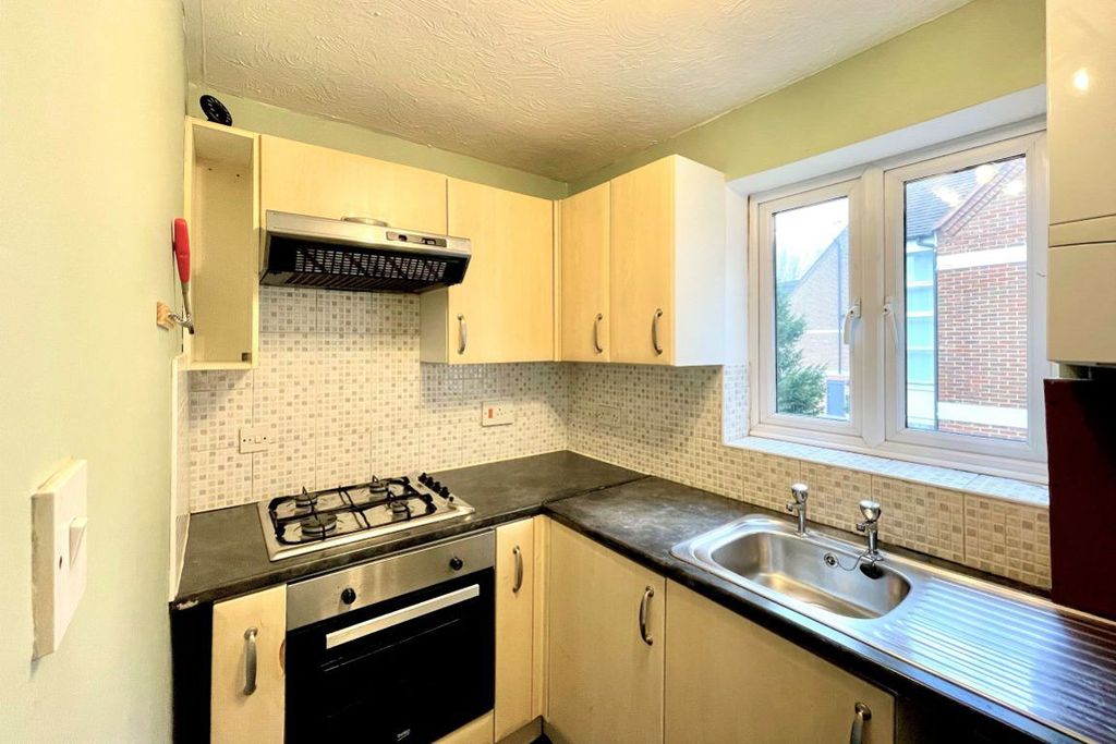 Property photo 3 of 5