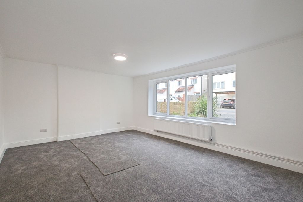 Property photo 2 of 20 Pbox-Img.Jpg