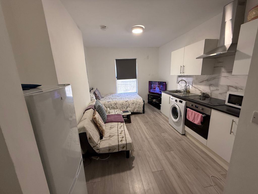 Property photo 1 of 3