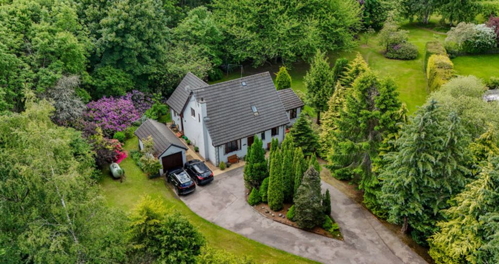 Property photo 1 of 44