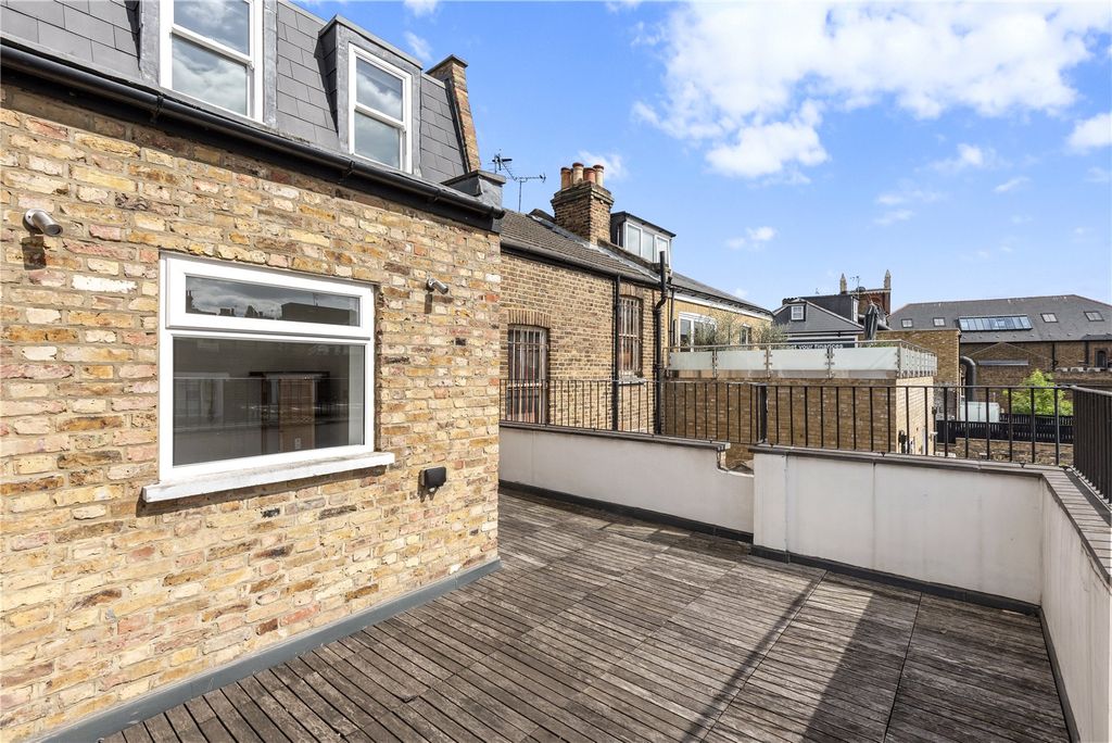Property photo 3 of 11 Terrace