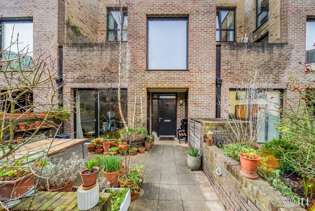 Property photo 2 of 24