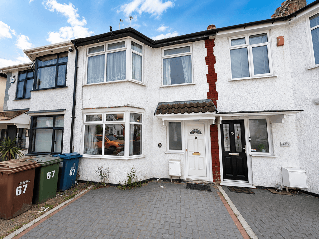 Property photo 1 of 13 3 Bedroom Terraced House For Rent