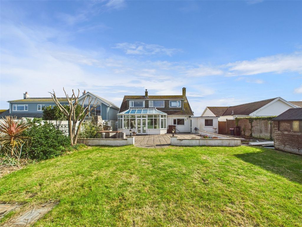 Property photo 2 of 19 Picture No. 17