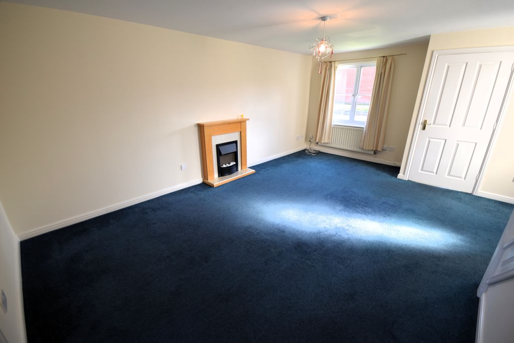 Property photo 2 of 16 Living Room