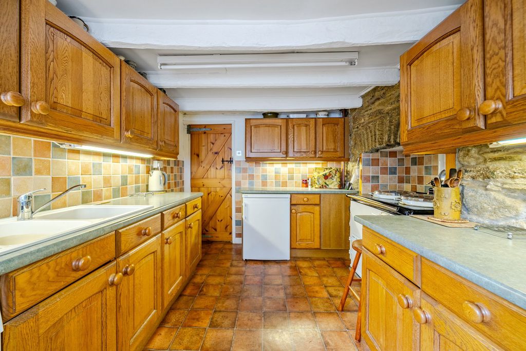 Property photo 3 of 27