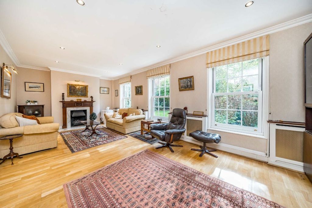 Property photo 2 of 7