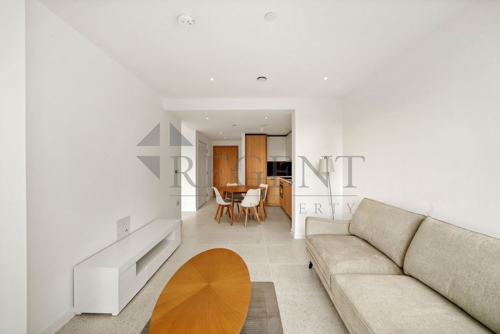 Property photo 3 of 14 Open Plan