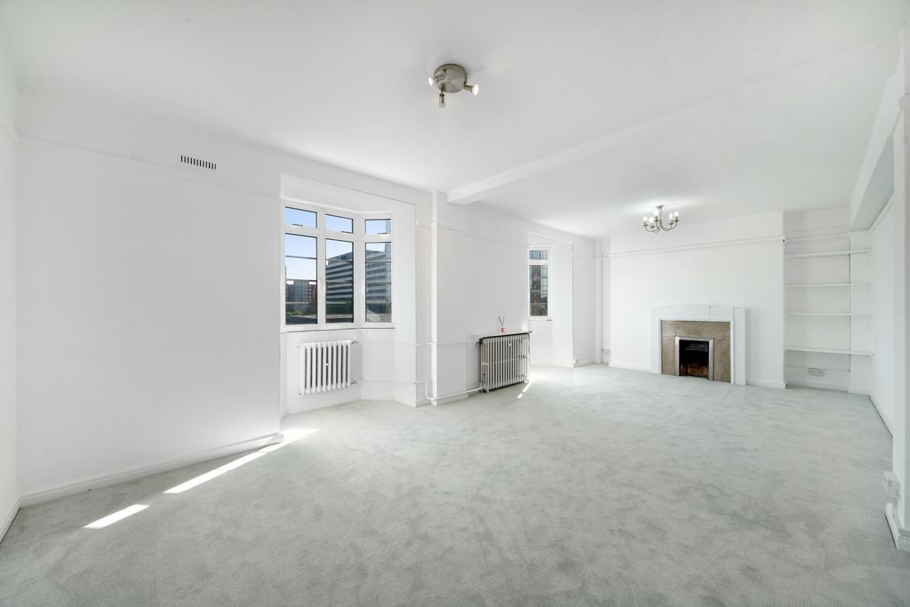 Property photo 2 of 23 Photo 13