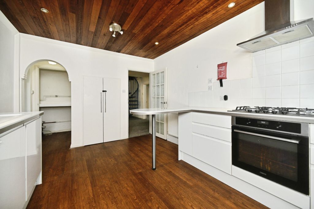 Property photo 3 of 17