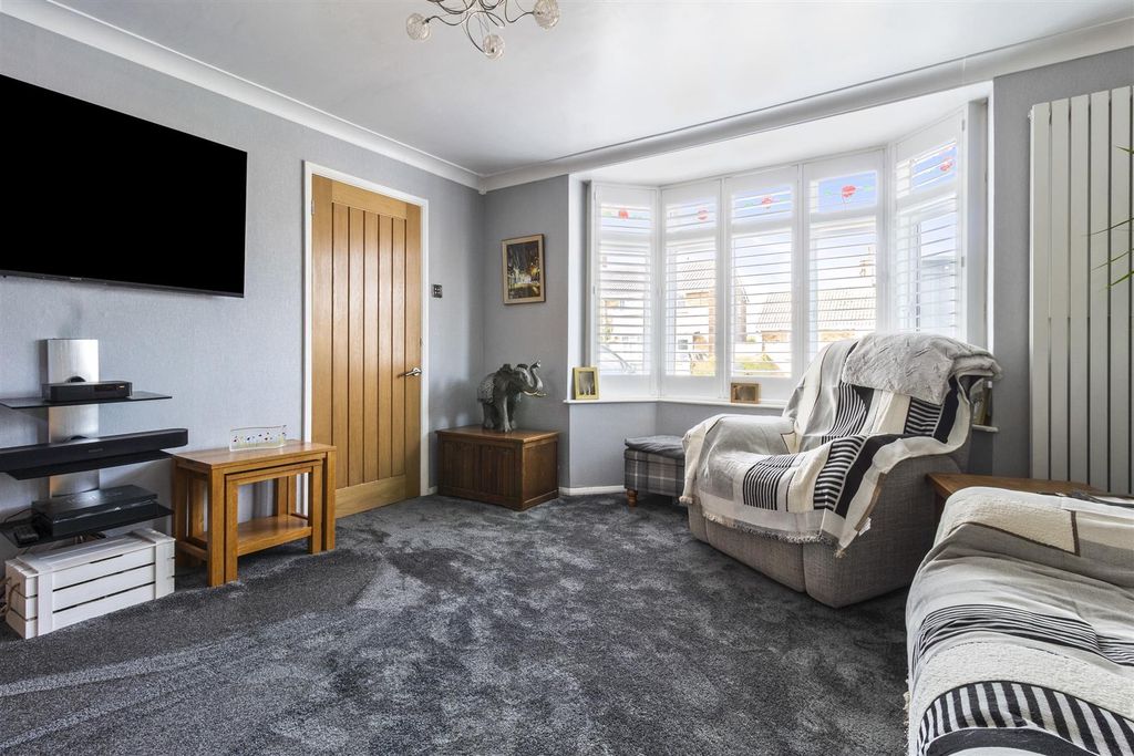 Property photo 3 of 19 23 Palmerston Avenue-002.Jpg