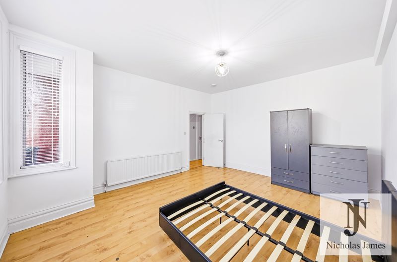 Property photo 1 of 28 Photo 5