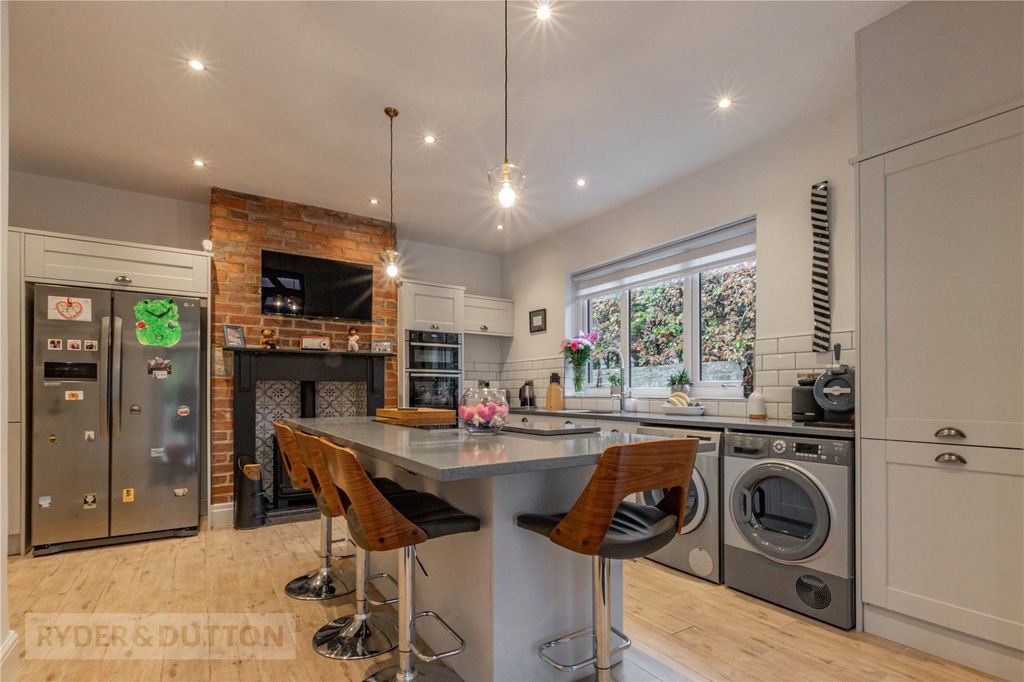 Property photo 3 of 29 Kitchen