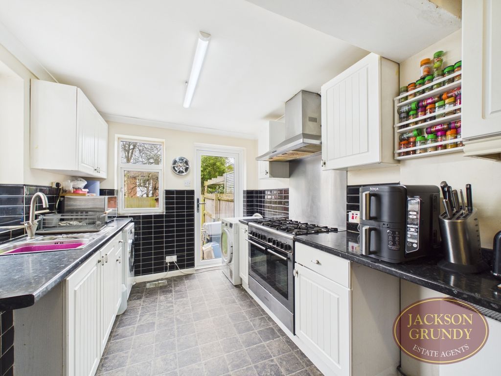 Property photo 3 of 9 Warren Road