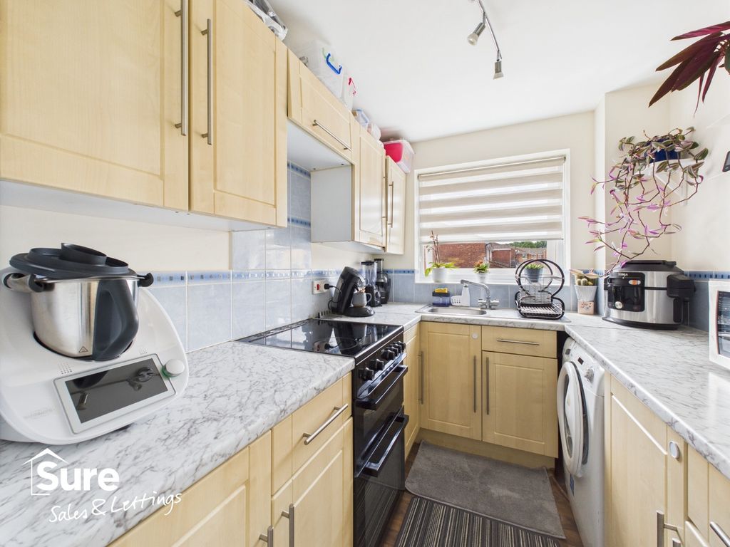 Property photo 3 of 13 4263273