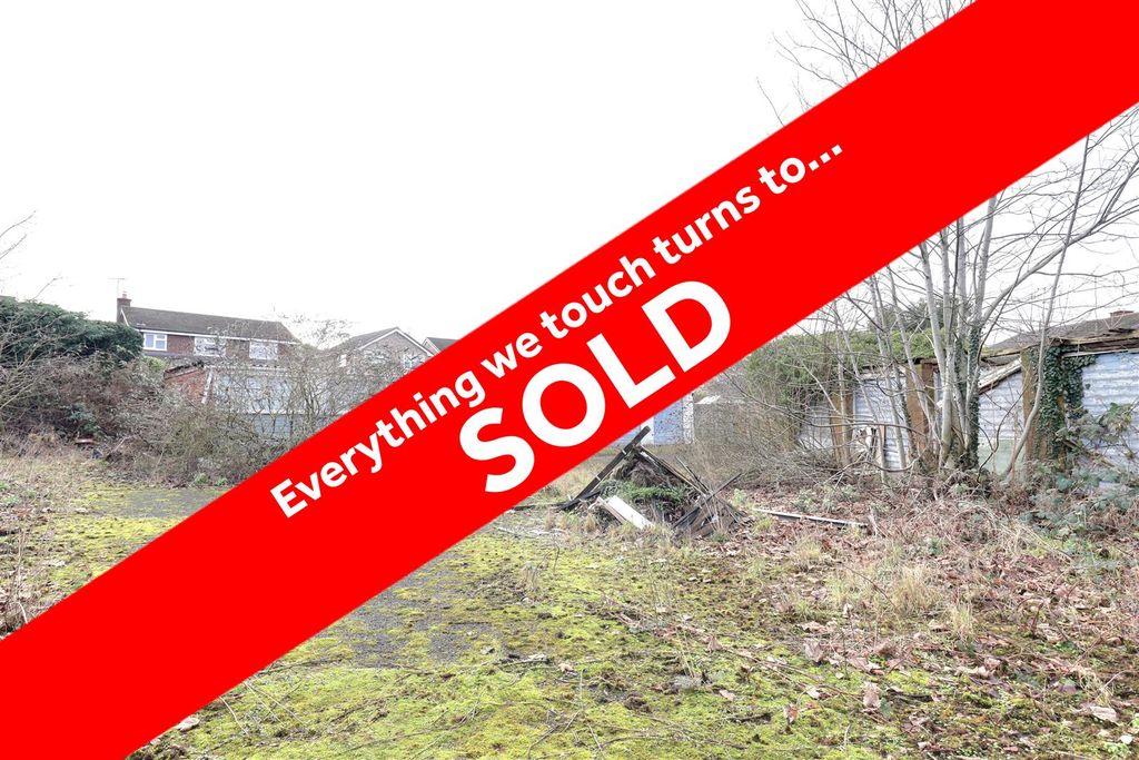 Property photo 1 of 11 Sold - Stafford - Manor Farm Crescent.Jpg