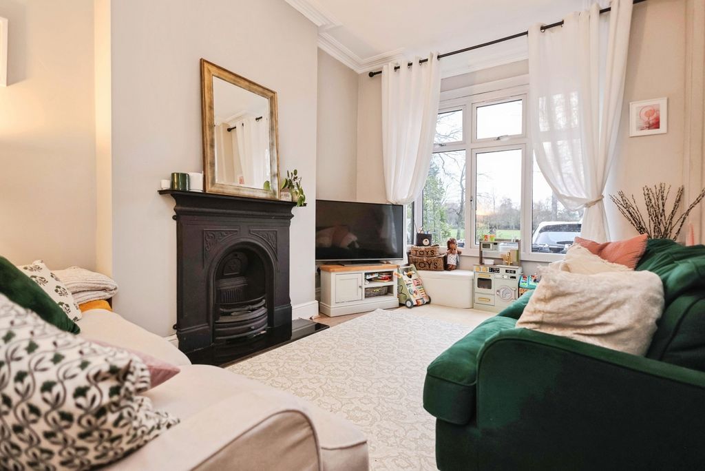 Property photo 3 of 20 Pbox-Img.Jpg