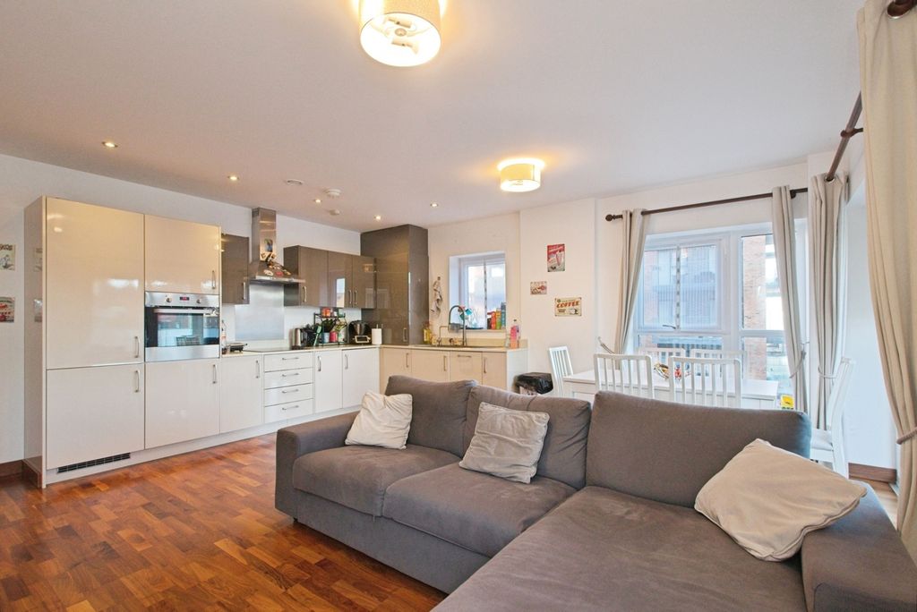 Property photo 3 of 10 Pbox-Img.Jpg