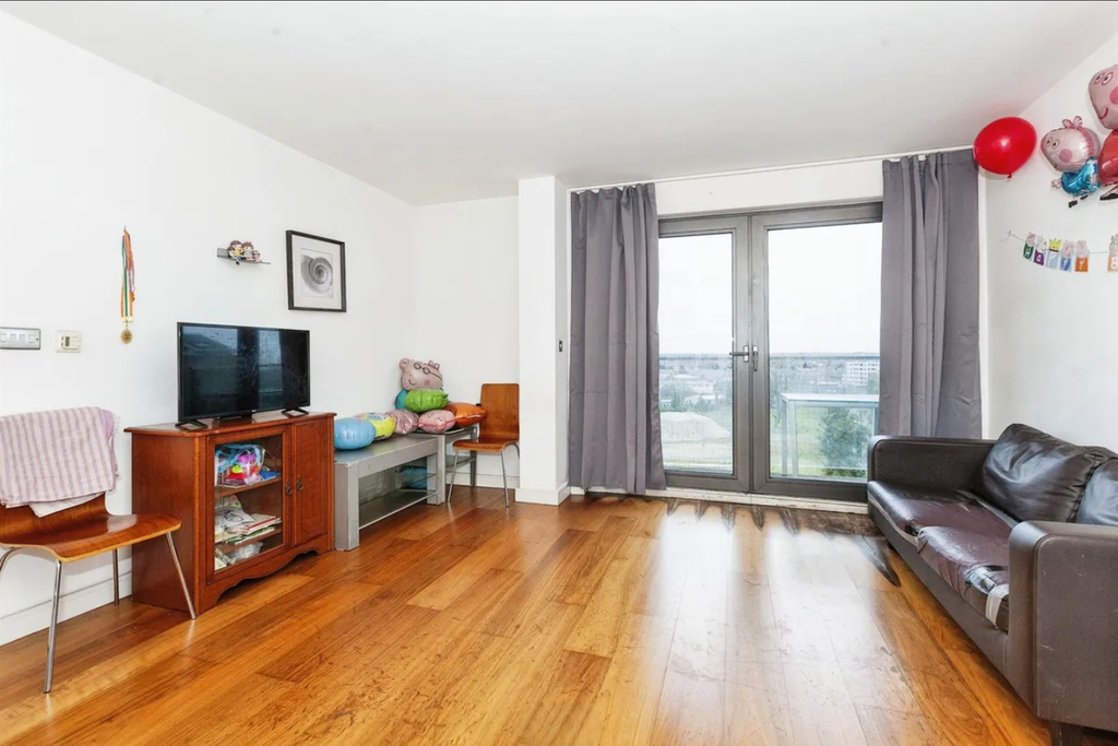 Property photo 3 of 13