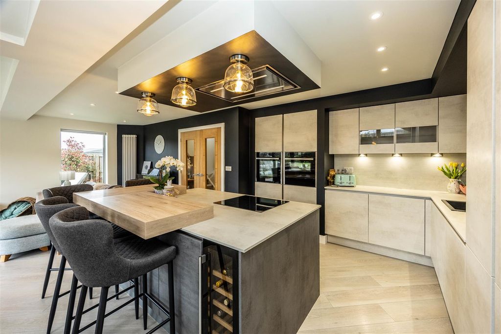 Property photo 3 of 50 23Grkirk-140425-17.Jpg