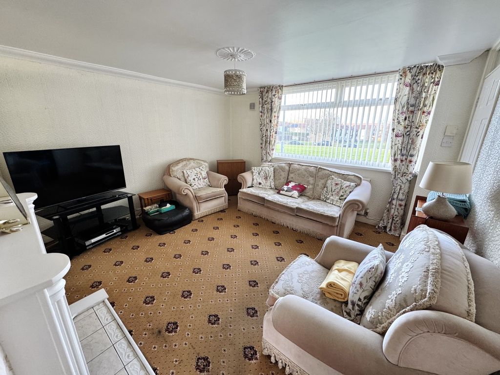 Property photo 3 of 17 Img_4911