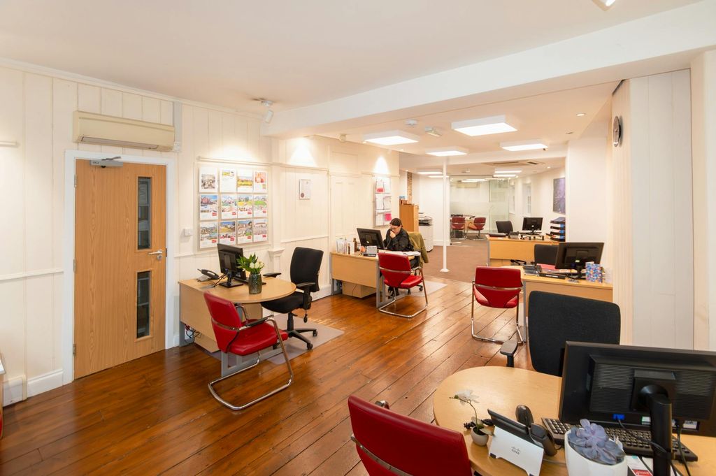 Property photo 3 of 12 4.Jpg