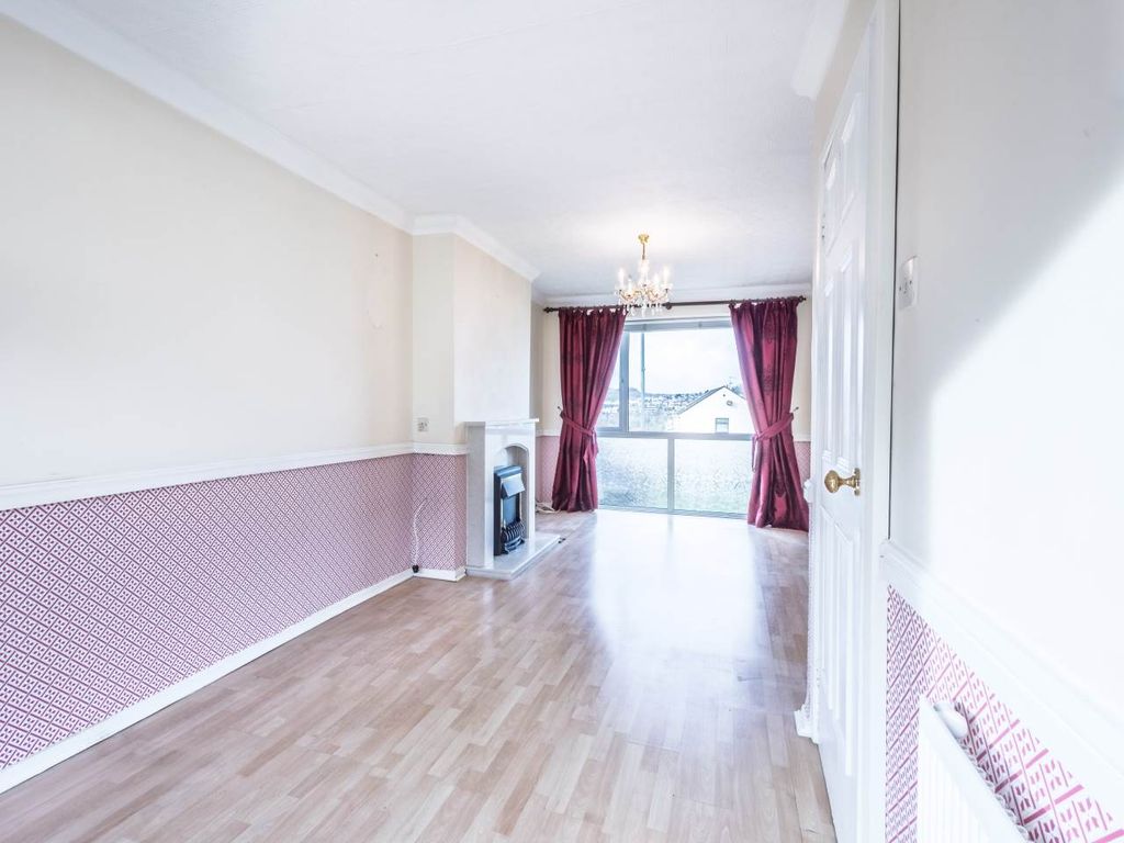 Property photo 2 of 20 Lounge