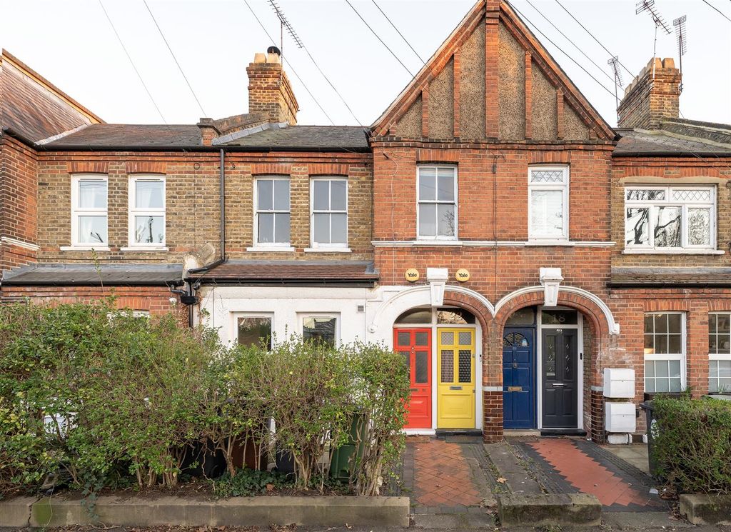 Property photo 1 of 21 Warner Road, E17