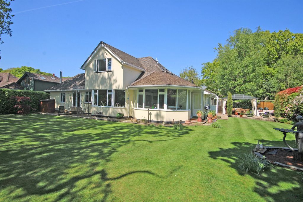 Property photo 2 of 18 Picture No. 11