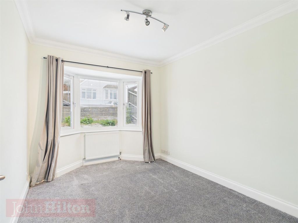 Property photo 3 of 15 Cam02534G0-Pr0695-Still014.Jpg
