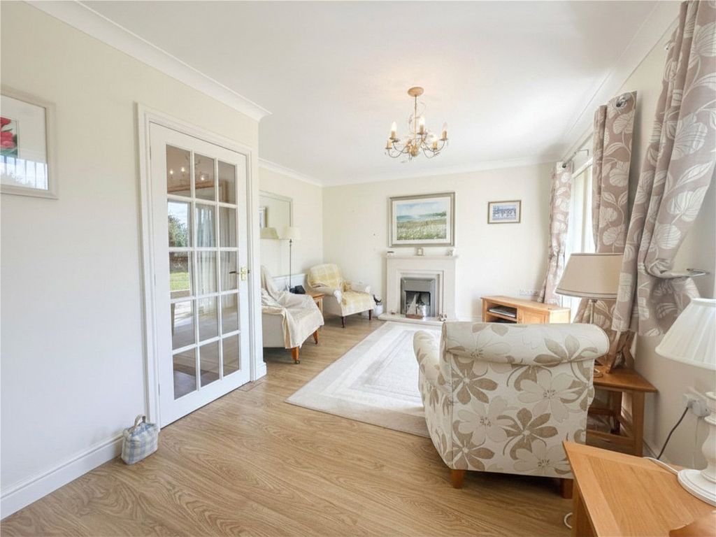 Property photo 2 of 17 Picture No. 13
