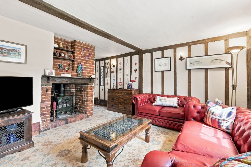 Property photo 2 of 31