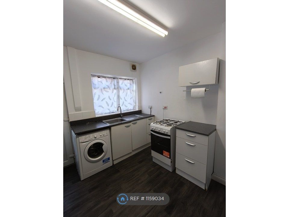 Property photo 2 of 20 Kitchen