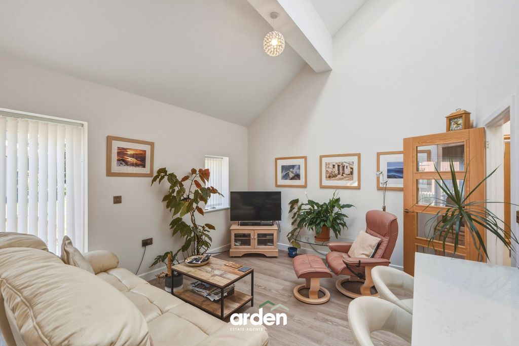 Property photo 3 of 16