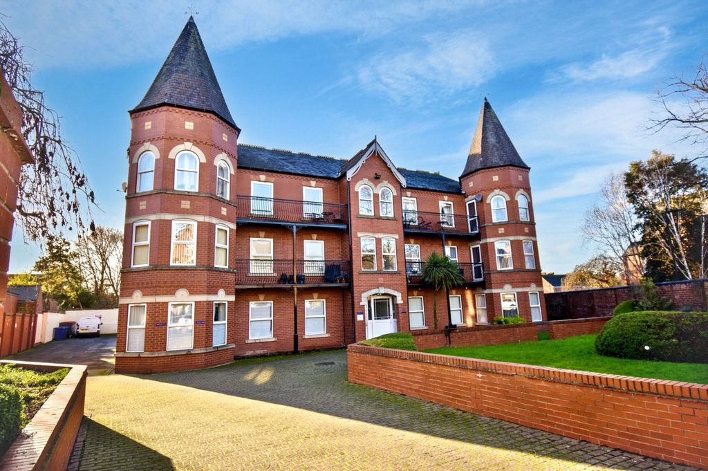 Property photo 1 of 13 Front