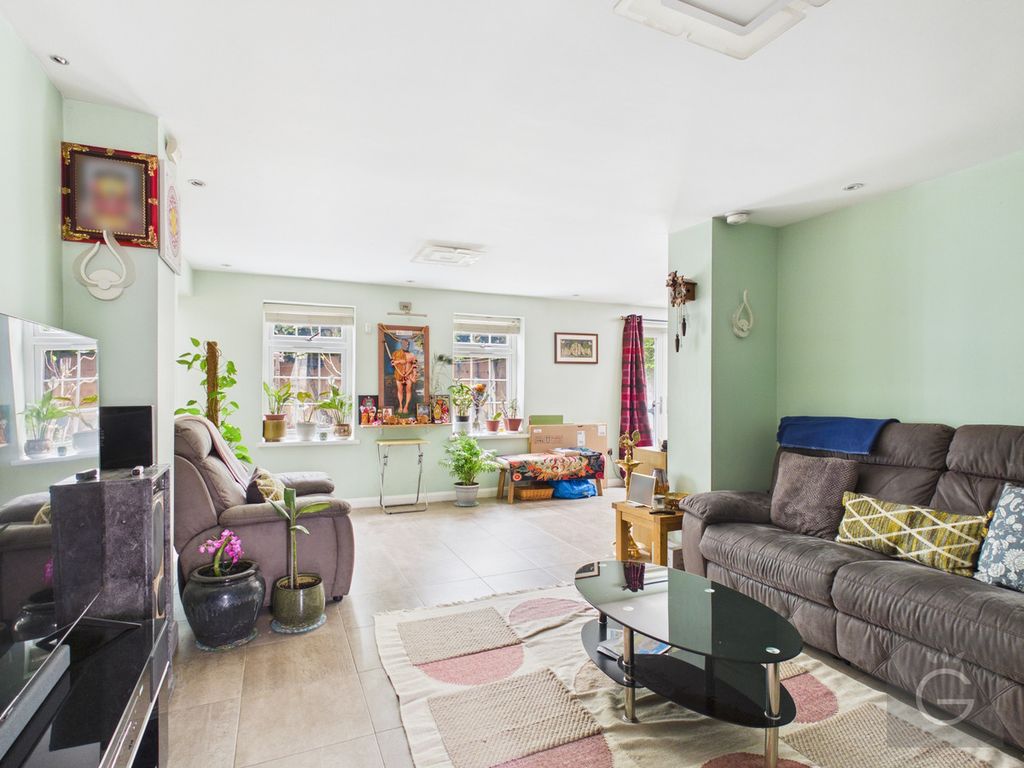 Property photo 3 of 17