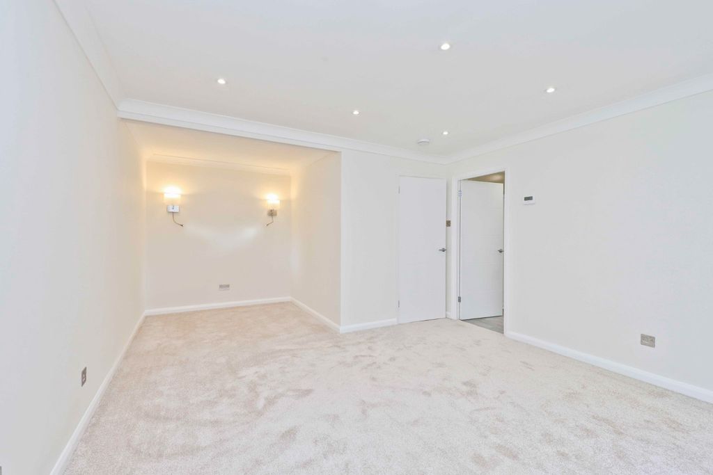 Property photo 1 of 7 4216431