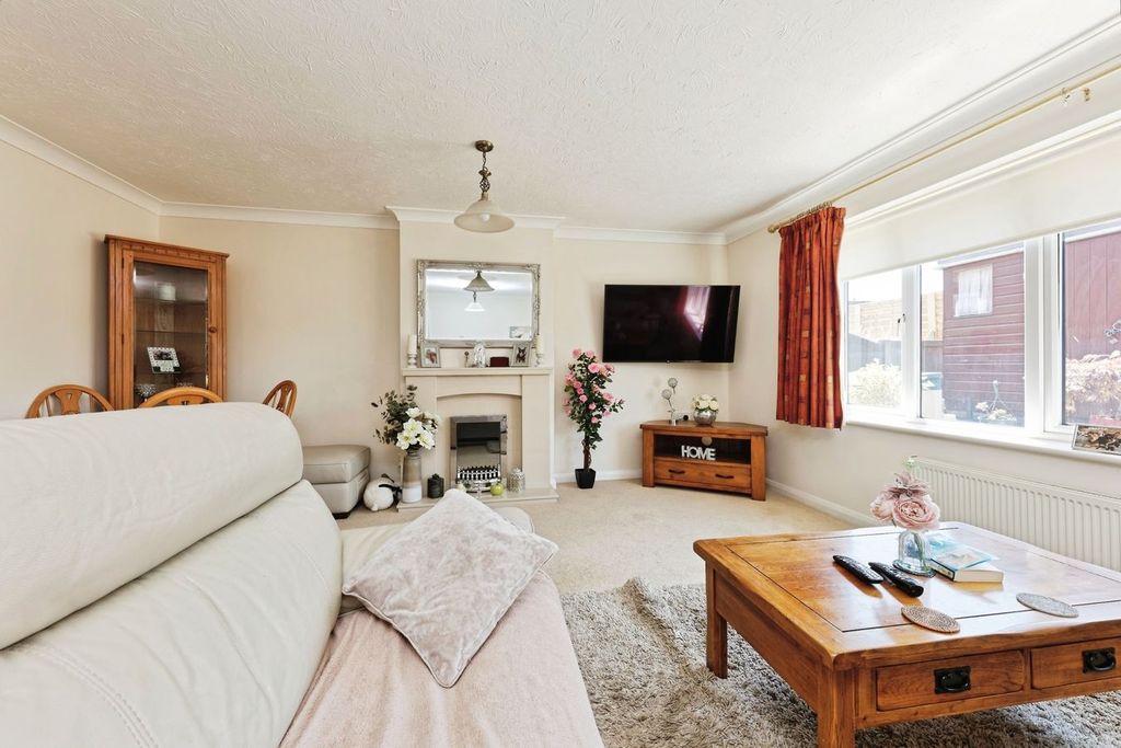 Property photo 2 of 19