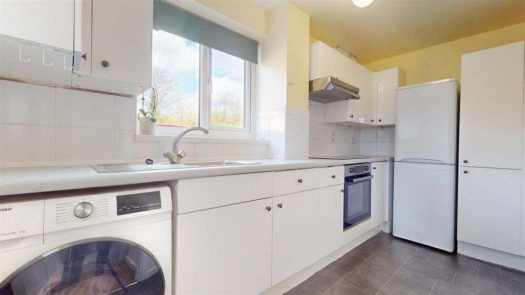 Property photo 2 of 10 03312026_233754.Jpg