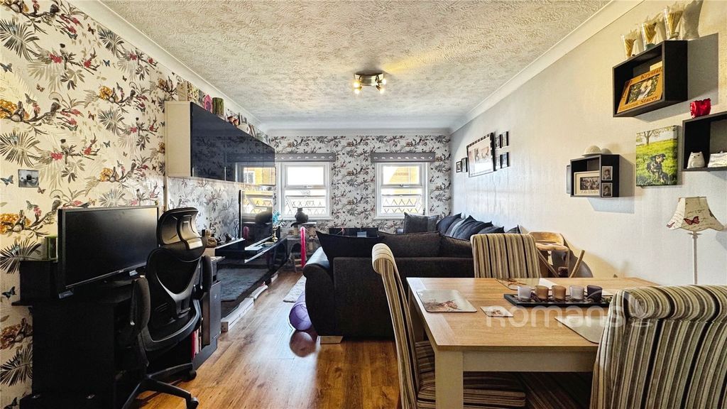 Property photo 2 of 11 Picture No. 14