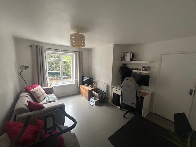 Property photo 2 of 7 Lounge