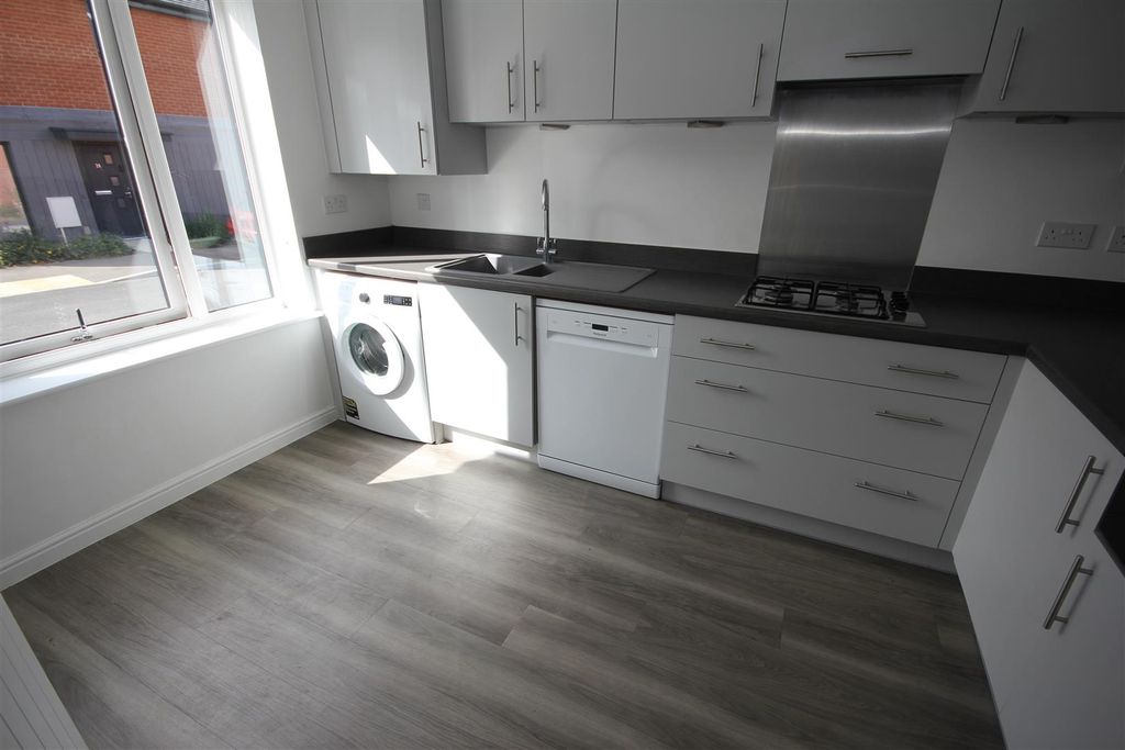 Property photo 3 of 13 Img_1984.Jpg