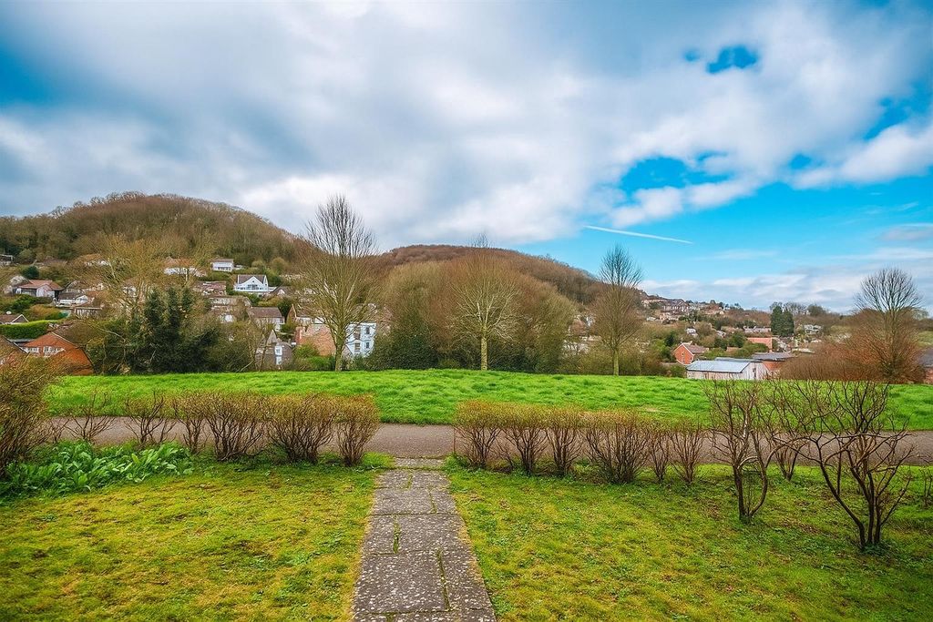 Property photo 2 of 16 Blue Sky View.Png