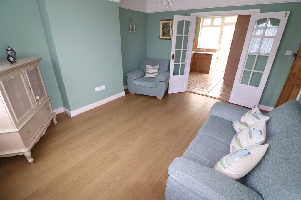 Property photo 3 of 15 Picture No. 23