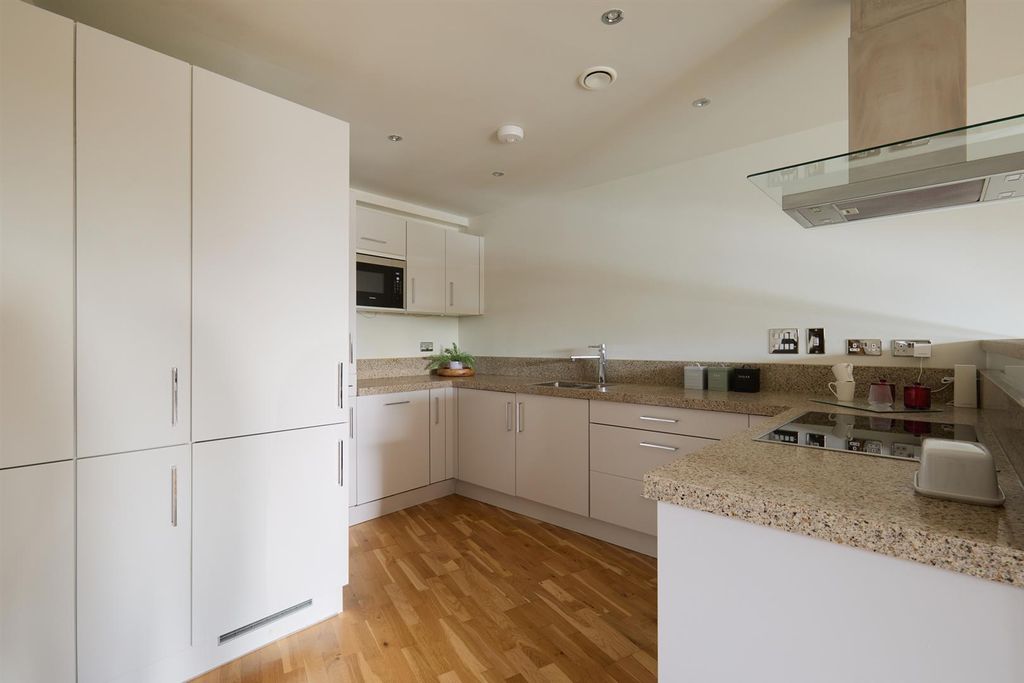 Property photo 3 of 16 2V1A7406_Hdr.Jpg