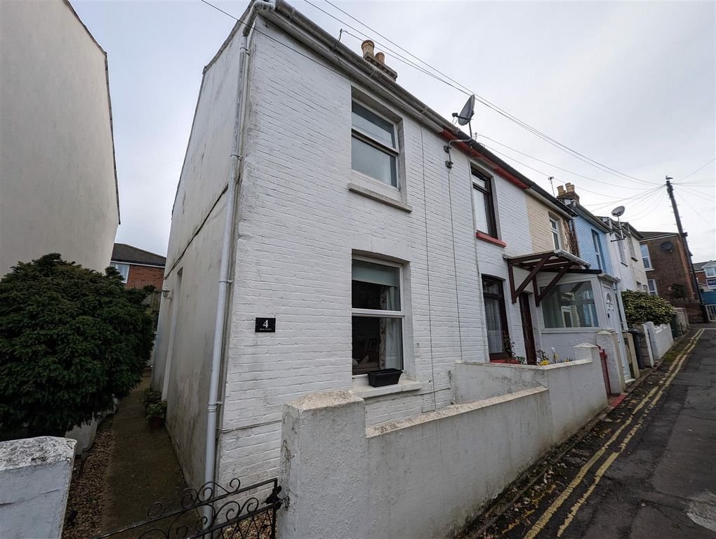 Property photo 1 of 5